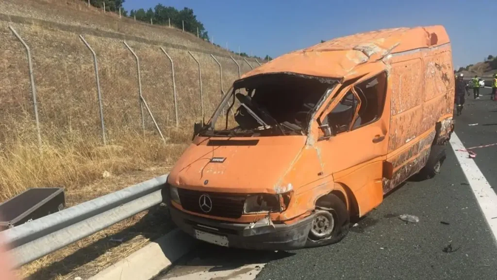 Θανατηφόρο τροχαίο στα Γρεβενά: Νεκρός ένας 51χρονος που προσέκρουσε με το βαν στα κικλιδώματα (βίντεο)