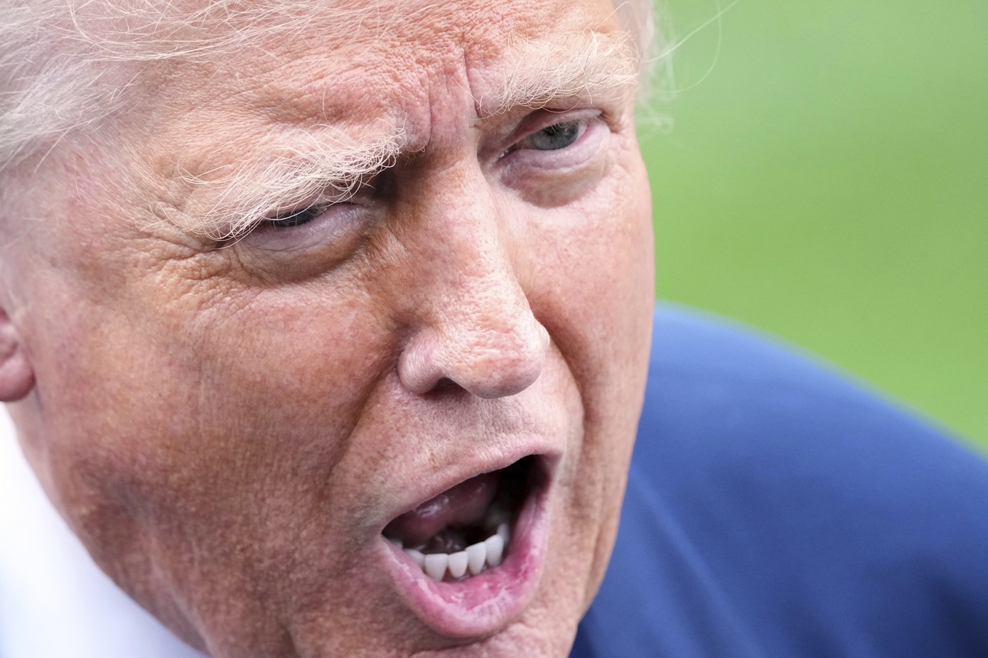 Ο Τραμπ επαναφέρει το προεδρικό τεστ φυσικής κατάστασης: Τρέξιμο, κοιλιακοί και ευλυγισία ξανά στα θρανία