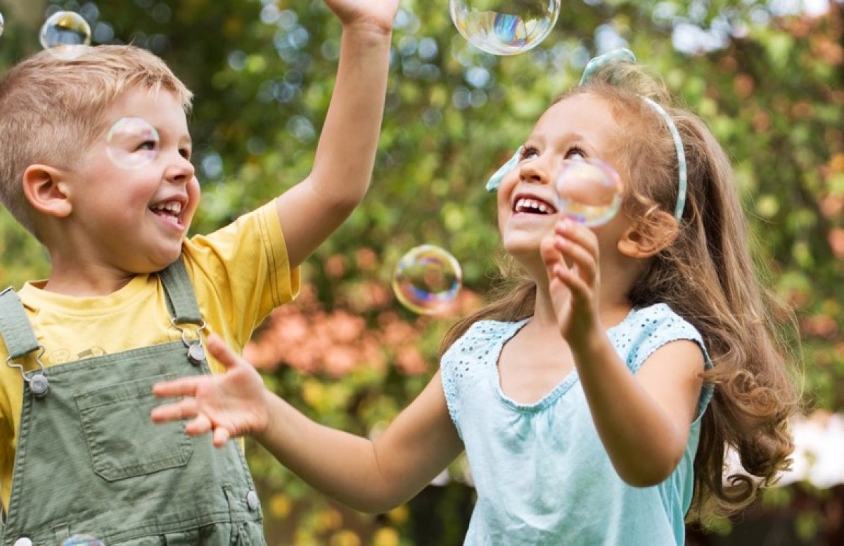 Αυτή είναι η χώρα με τα πιο ευτυχισμένα παιδιά στον κόσμο: Σε ποια θέση βρίσκεται η Ελλάδα
