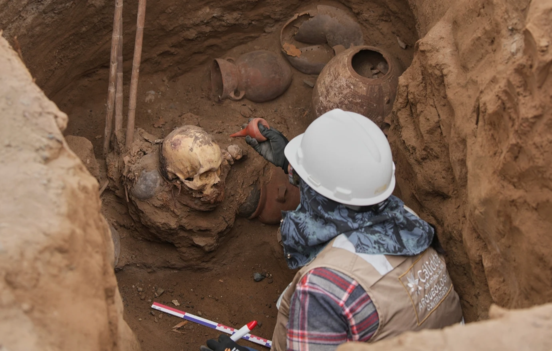 Σπουδαία ανακάλυψη στο Περού: Βρέθηκε μούμια 1.000 ετών κατά τη διάρκεια έργων φυσικού αερίου (φώτο)