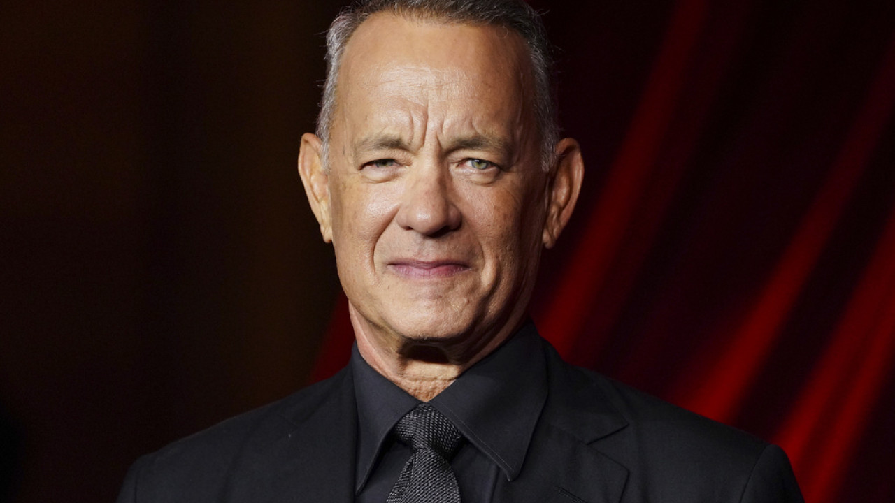 Στη Νάξο για τις καλοκαιρινές του διακοπές ο Τομ Χανκς: Η φωτογραφία σε ταβέρνα του νησιού