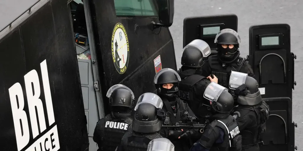 Φρικτό έγκλημα στην Γαλλία: Βρέθηκε πτώμα με κομμένο το κεφάλι και βγαλμένα τα σπλάχνα του σε γήπεδο