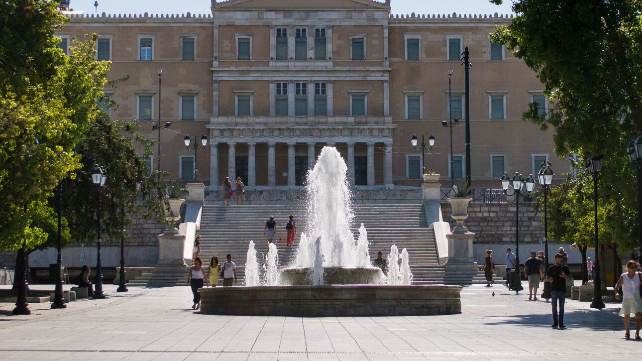 Τέλος το σιντριβάνι στο Σύνταγμα – Ο Δήμος εξηγεί τους λόγους που τέθηκε εκτός λειτουργίας