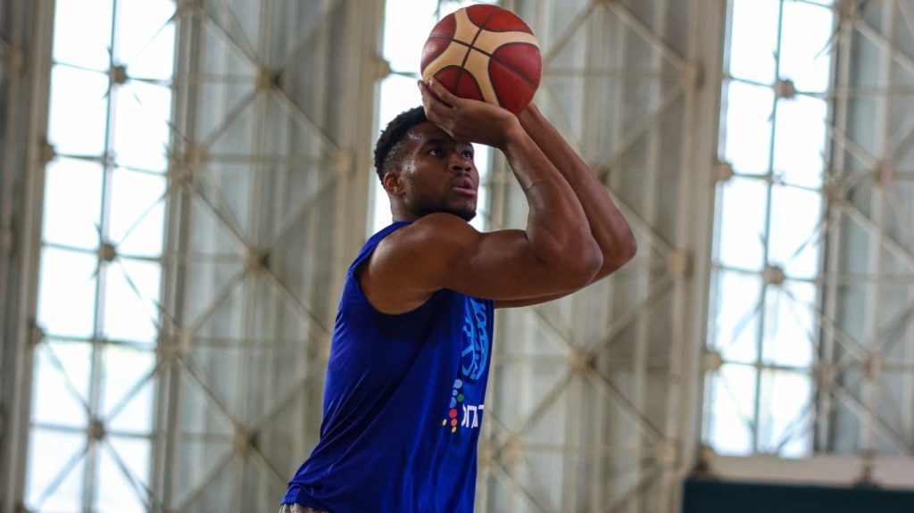 Eurobasket 2025: Στην αποστολή της εθνικής Ελλάδος ο Γιάννης Αντετοκούνμπο – Δείτε φωτογραφίες