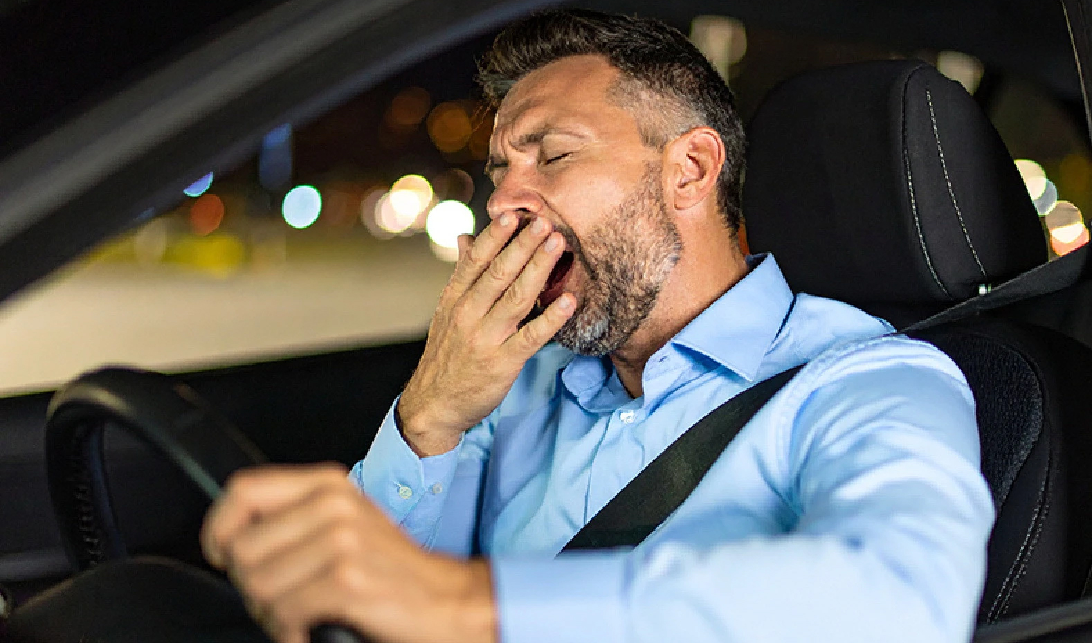 Οδηγώντας με τα μάτια κλειστά: 18′ υπνηλίας σε ένα ταξίδι 6 ωρών (βίντεο)