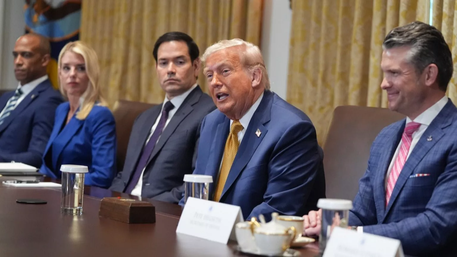 Ντόναλντ Τραμπ: «Οι Ευρωπαίοι ηγέτες κάνουν ό,τι τους πω»