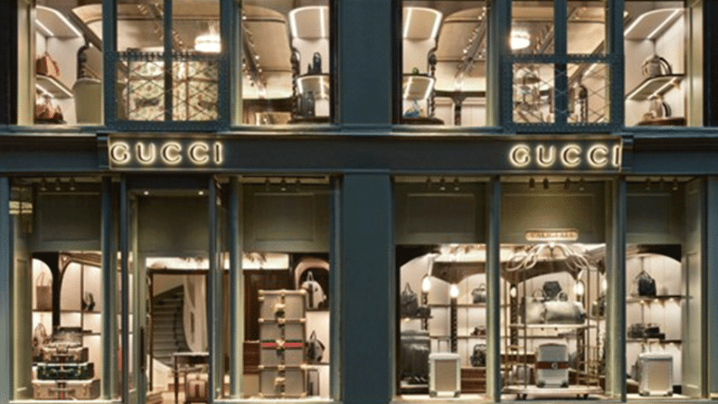 Απεργία πωλητών στην Gucci: «Μας αρνούνται επίδομα €600, λιγότερα απ’ ό,τι κοστίζει μια τσάντα»