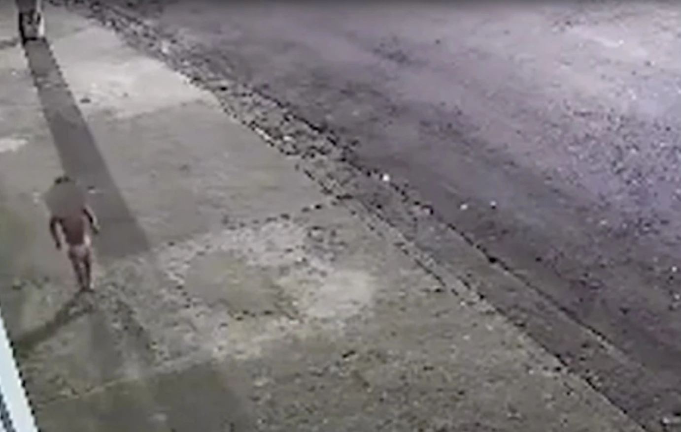 Βραζιλία: Τρίχρονη τρέχει στους δρόμους φορώντας μόνο την πάνα της – Η μητέρα του ήταν σε πάρτι (βίντεο)