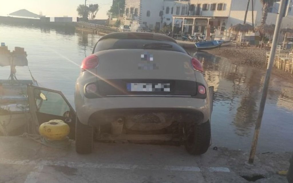 Πάτμος: Όχημα τουριστριών από την Ιταλία κατέληξε στη θάλασσα (φωτο)