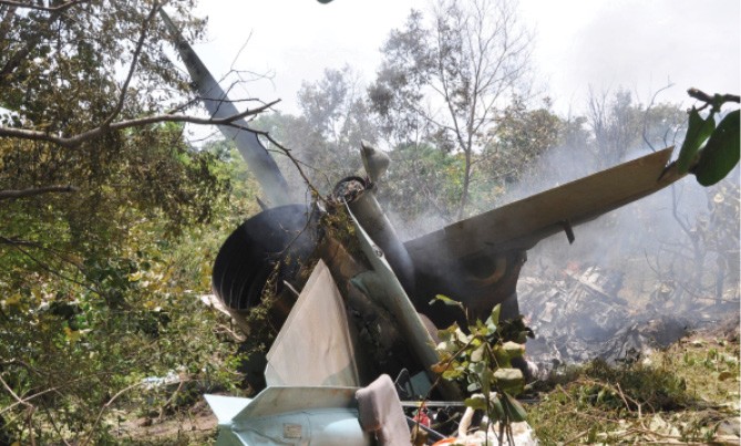Συνετρίβη εκπαιδευτικό αεροσκάφος στην Αλγερία – Τέσσερις νεκροί (φώτο)
