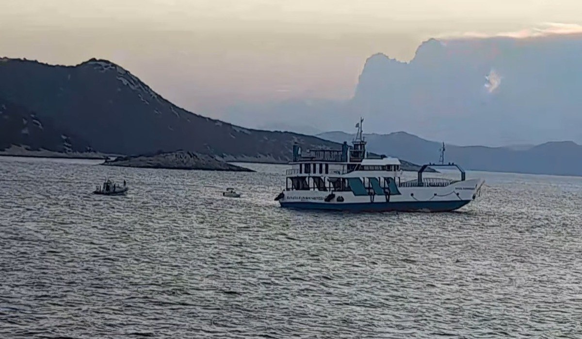 Νέα Στύρα: Το υπ.Ναυτιλίας στέλνει στον εισαγγελέα την πλοιοκτήτρια εταιρεία του πλοίου που έπεσε στην ξέρα