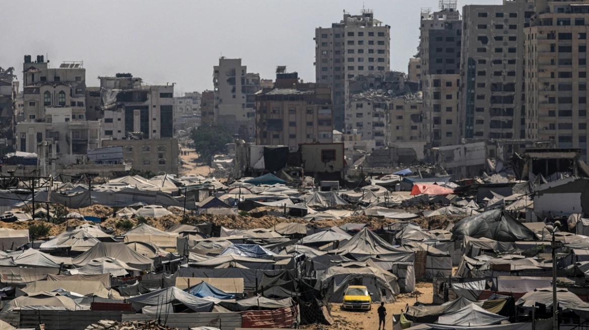 Guardian: «Το Ισραήλ “ακούει” όλα τα τηλεφωνήματα των Παλαιστινίων με τη βοήθεια της Microsoft»