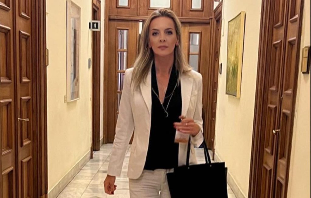 «Της Ποπάρας»: Το τραγούδι μέσω AI για την… αγρότισσα Καλλιόπη Σεμερτζίδου και τις επιδοτήσεις (βίντεο)