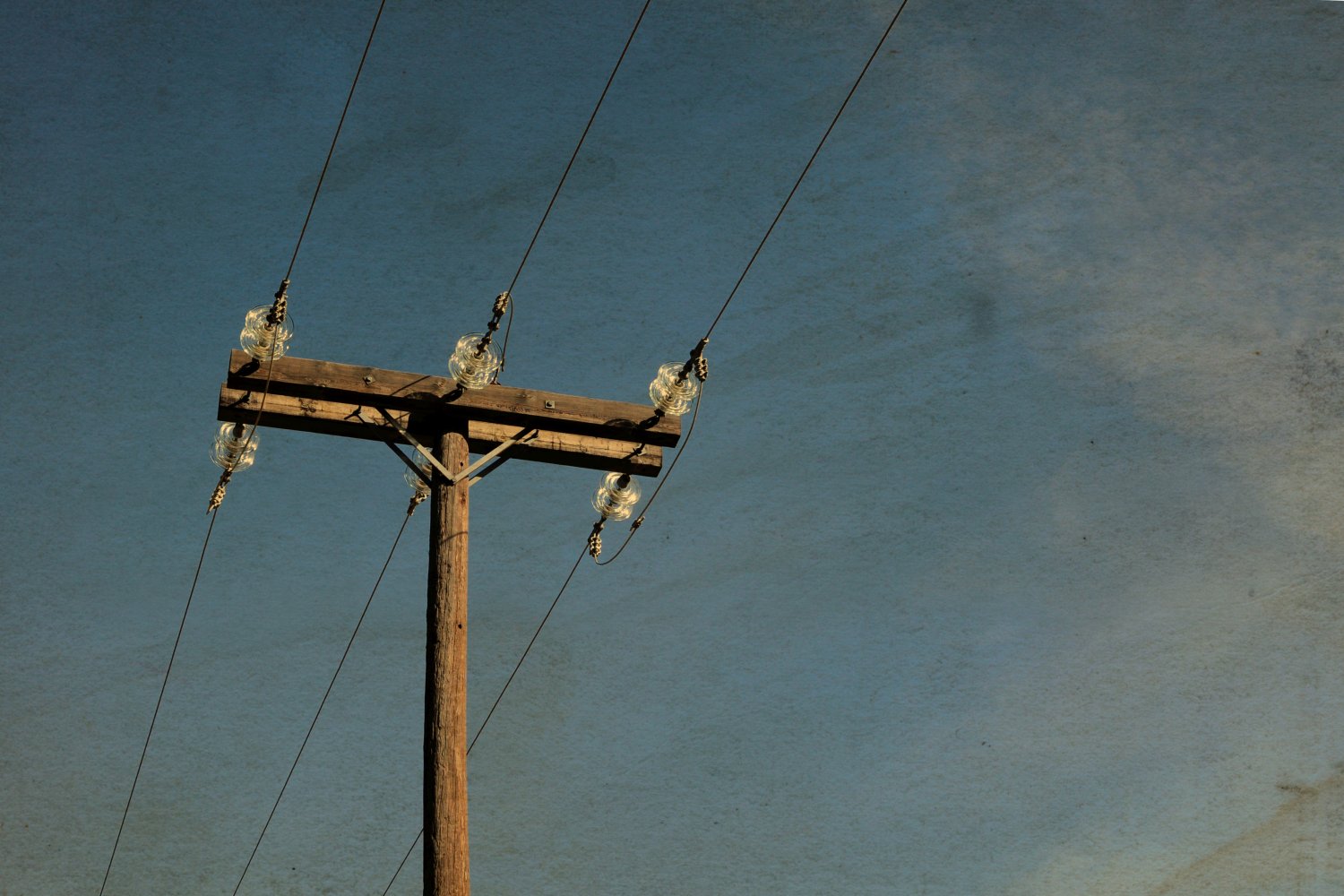 Υμηττός: Διακοπή κυκλοφορίας λόγω κινδύνου πτώσης κολώνας – Κλειστή η οδός Α. Λεντάκη