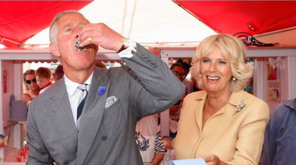 Μαγειρικά «σκάνδαλα» στο Μπάκιγχαμ: Ο Κάρολος ψάχνει τον επόμενο βασιλικό σεφ