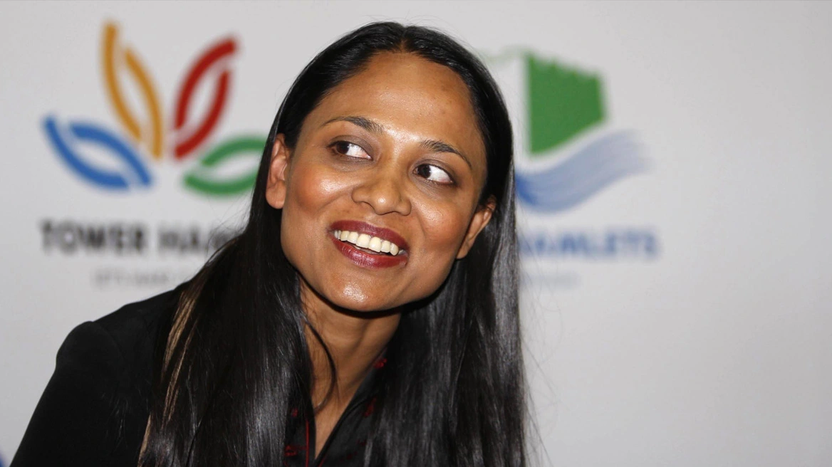 Παραιτήθηκε η υφυπουργός για θέματα αστέγων στη Βρετανία: Αύξησε κατά 700 λίρες το ενοίκιο στο αυτοκίνητό της