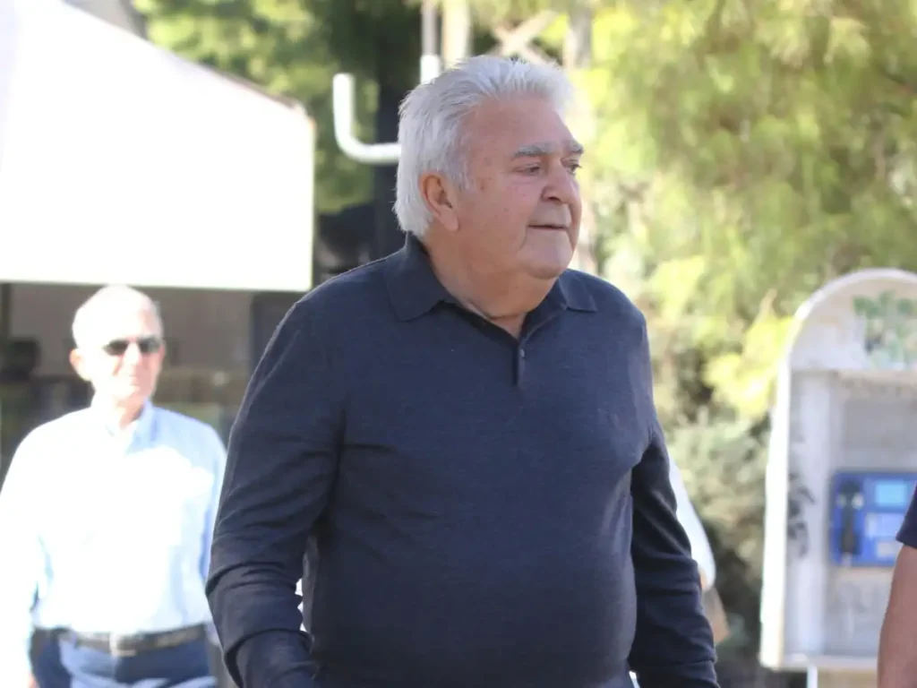 Π.Τερζής: Στο «φως» φωτογραφία από σπάνια δημόσια εμφάνιση του τραγουδιστή