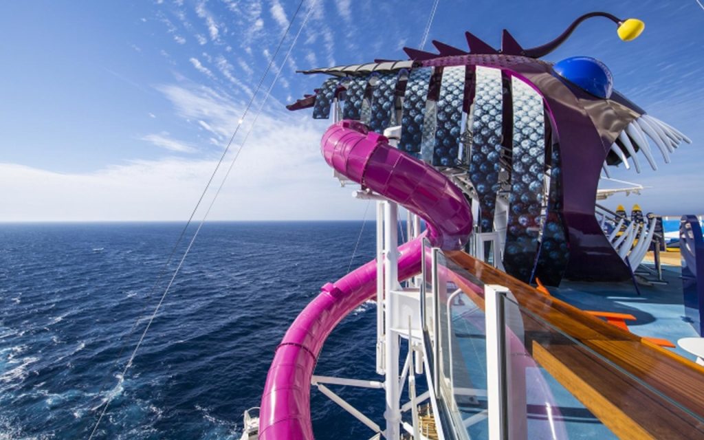 Έσπασε νεροτσουλήθρα σε γιγαντιαίο κρουαζιερόπλοιο – Επιβάτης τραυματίστηκε σοβαρά