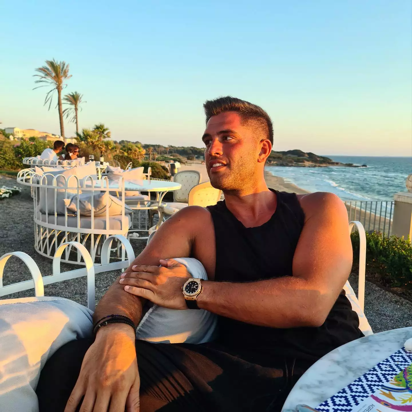 Ποιος ήταν ο Βαγγέλης Μπαταρλής: Ο πρώην αστυνομικός που εξελίχθηκε σε μοναδικό κοινωνικό φαινόμενο