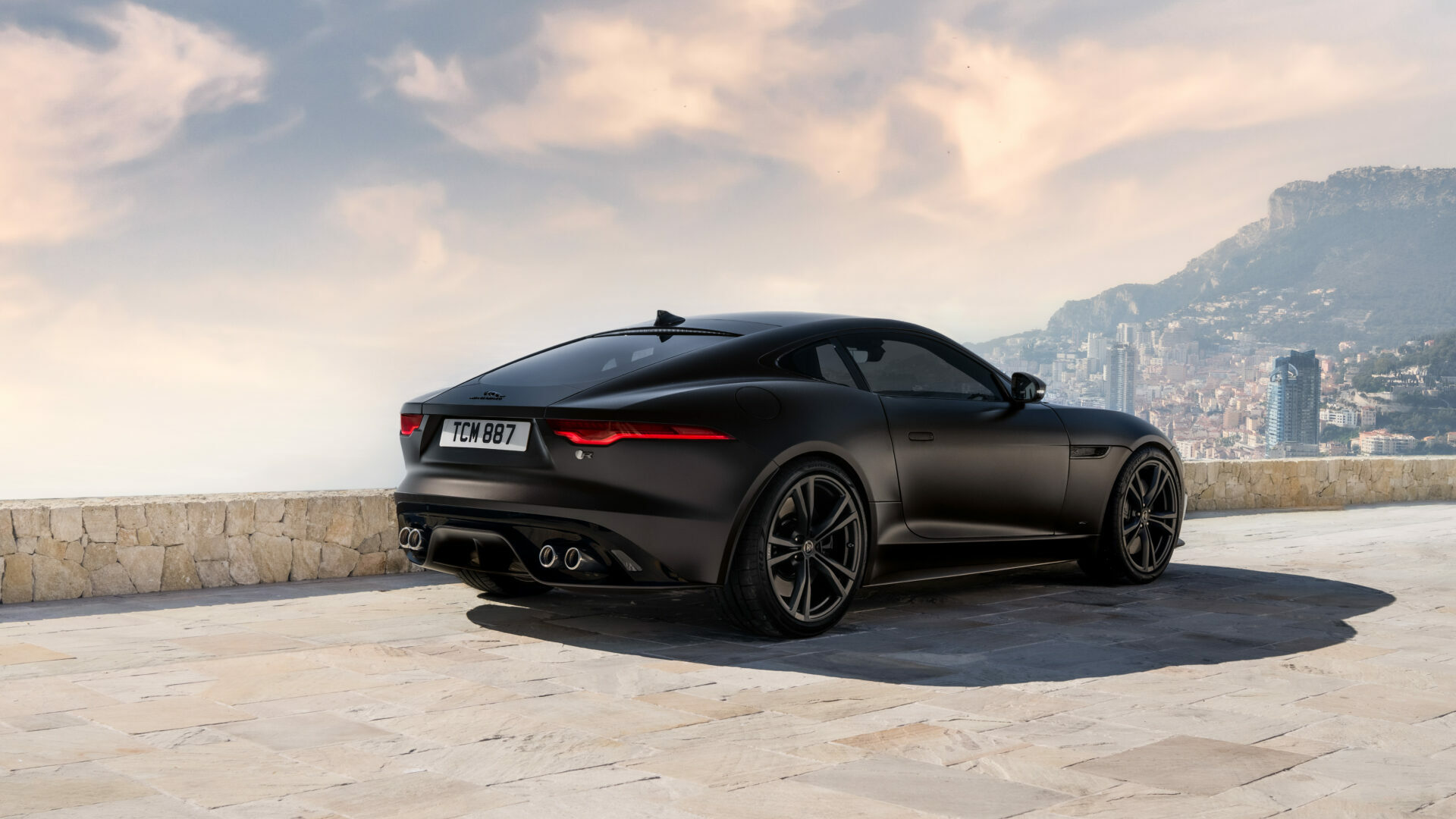 Jaguar F-Type: Είναι το ομορφότερο σπορ αυτοκίνητο στην ιστορία της αυτοκίνησης; (βίντεο)
