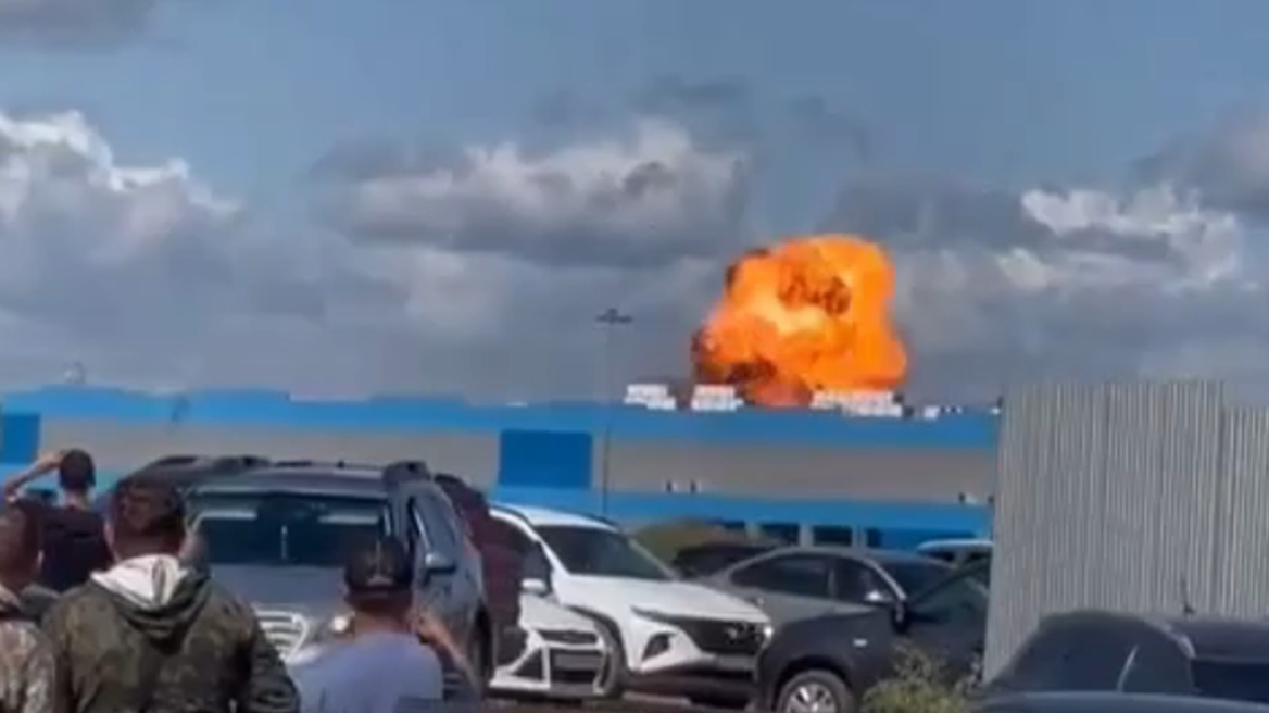 Oι ουκρανικές δυνάμεις χτύπησαν αποθήκη ιρανικών drones Shahed στο Ταταρστάν της Ρωσίας (βίντεο)
