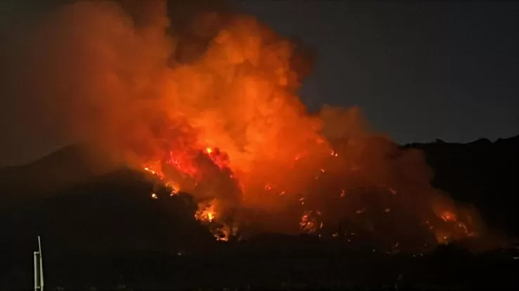 Φωτιά στον Βεζούβιο: Aίτημα των Αρχών να κηρυχθεί η περιοχή σε κατάσταση έκτακτης ανάγκης (βίντεο – φωτο)