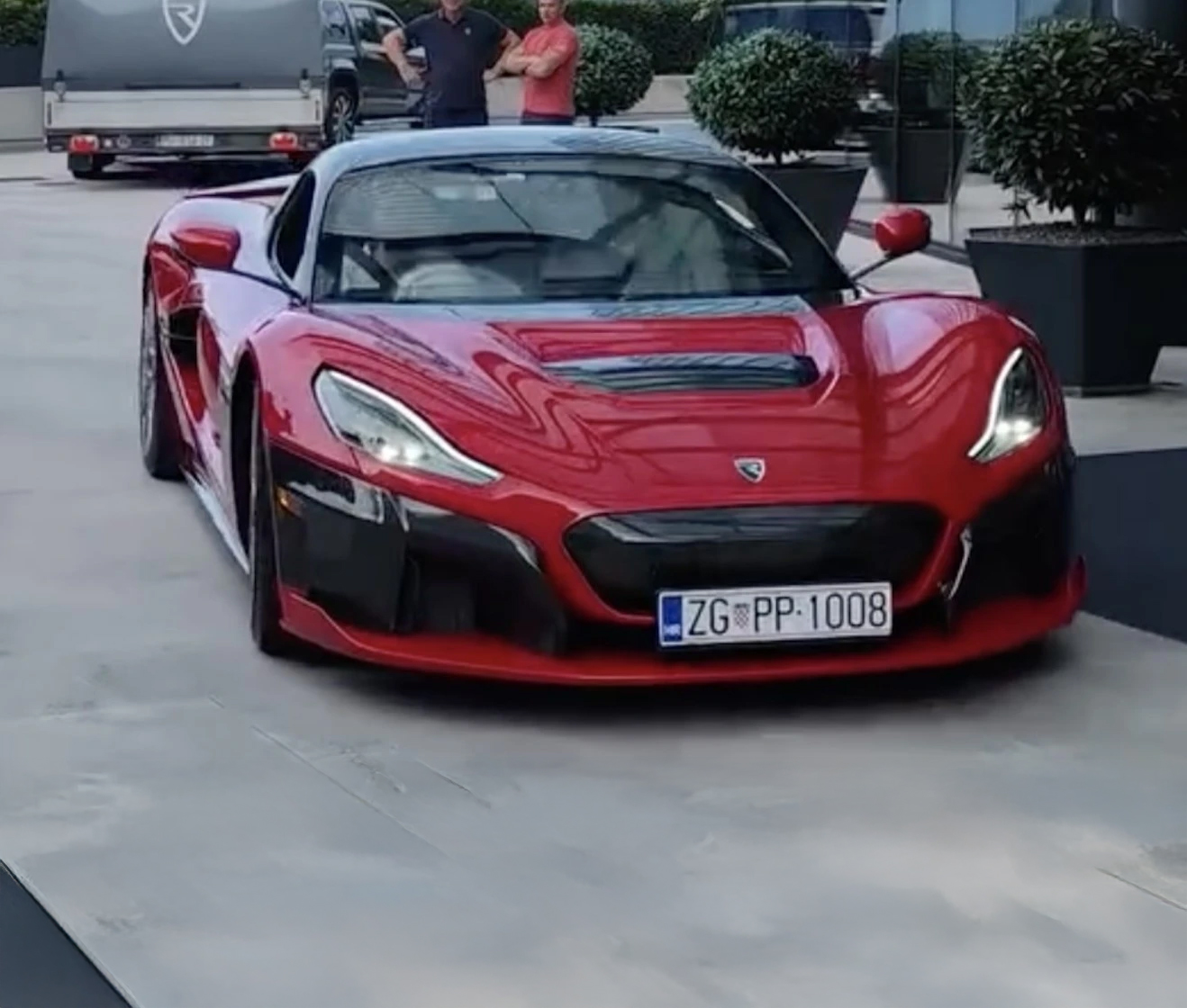 Luka Dončić: Ψώνισε το Rimac Nevera των 1.914 ίππων (βίντεο)