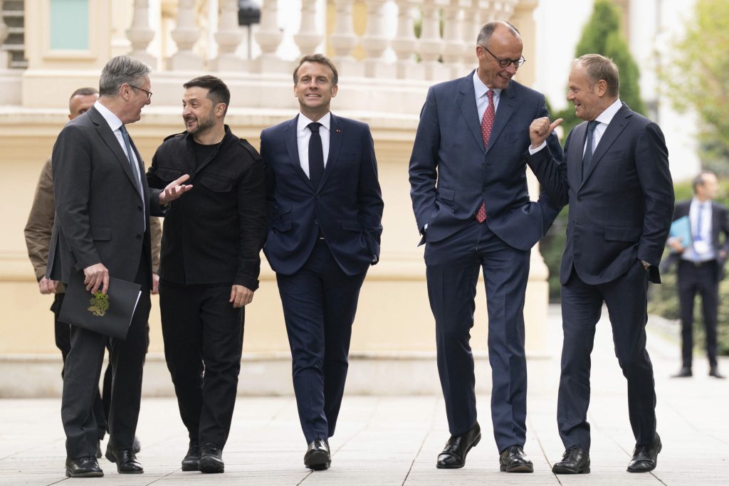 Ευρωπαίοι ηγέτες ζητούν από τον Ν.Τραμπ να επιβάλει κυρώσεις στη Ρωσία πριν τη συνάντηση με τον Β.Πούτιν