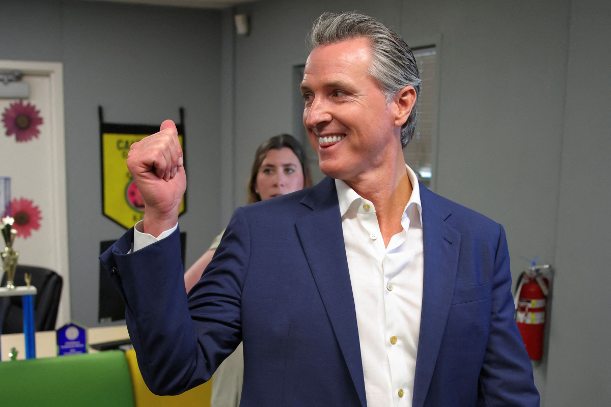 Ο κυβερνήτης της Καλιφόρνιας χαρακτηρίζει «εκβιασμό» το πρόστιμο του Τραμπ σε πανεπιστήμιο της πολιτείας