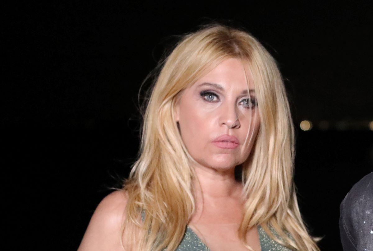 Σαμπρίνα: Στο νοσοκομείο η τραγουδίστρια μετά από ατύχημα στην Πρέβεζα – Τι συνέβη