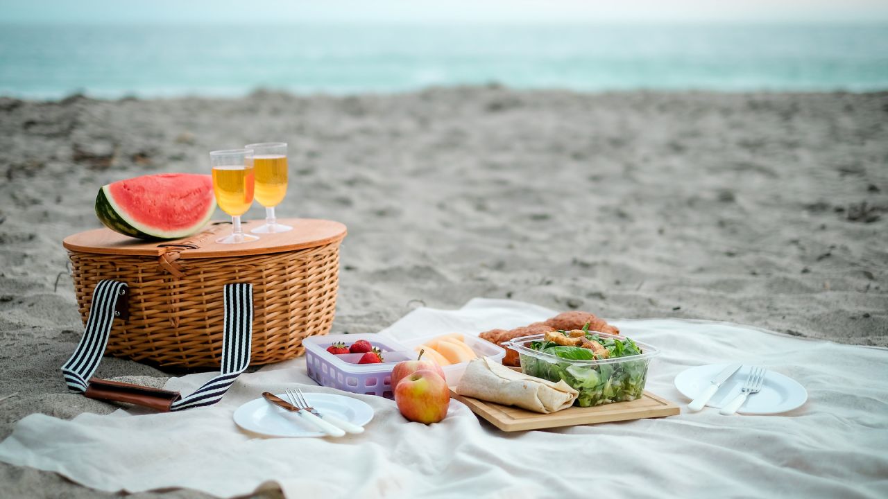 4+1 σνακ για την παραλία που χορταίνουν αλλά δεν «φουσκώνουν»