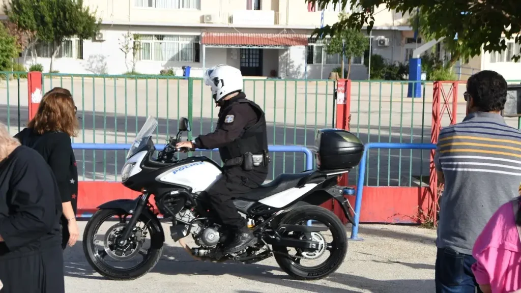 Θεσσαλονίκη: Βρέθηκε 45χρονος απαγχονισμένος σε μονόζυγο γηπέδου στο Πανόραμα