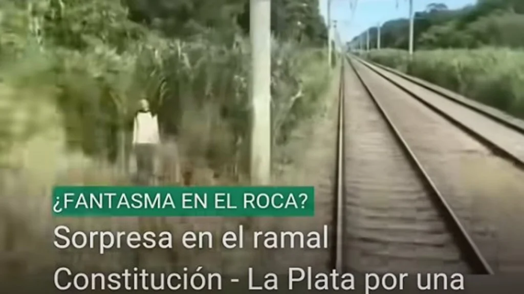 Αργεντινή: Mυστήριο με ανθρώπινη μορφή που καταγράφηκε από κάμερα κοντά σε σιδηροδρομικές γραμμές (βίντεο)