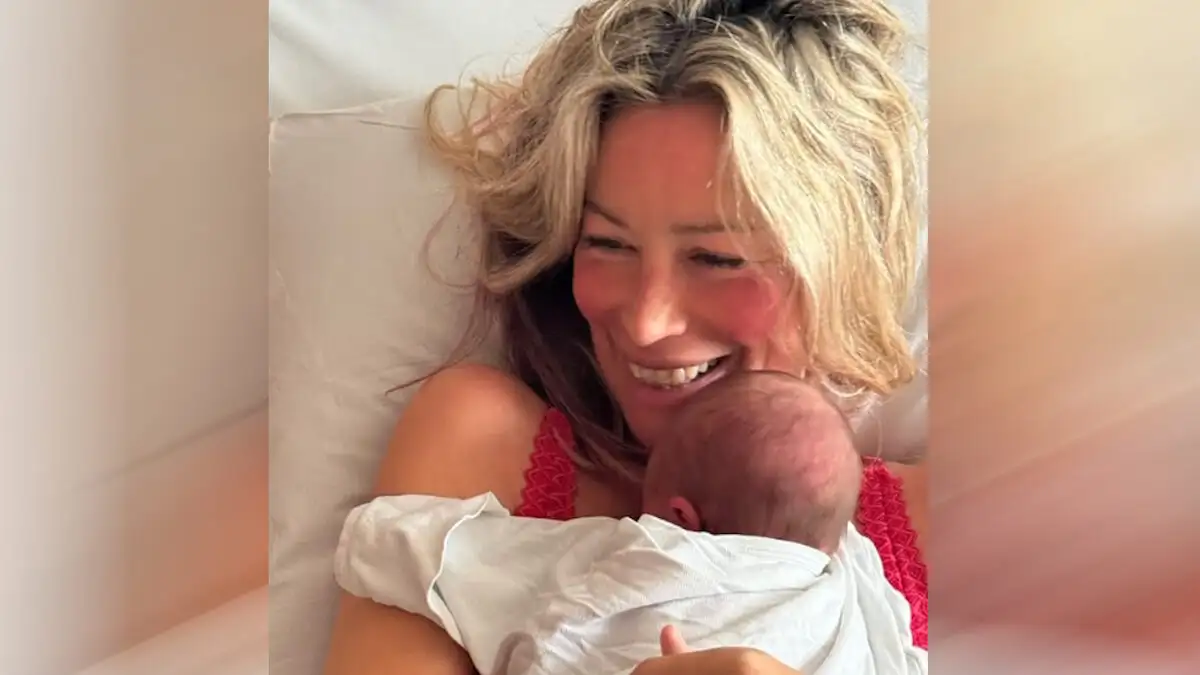 Άριελ Κωνσταντινίδη: «Δεν με αγγίζουν όσοι λένε ότι στα 54 μου έκανα κι άλλο παιδί – Δεν είναι ταμπού» (βίντεο)