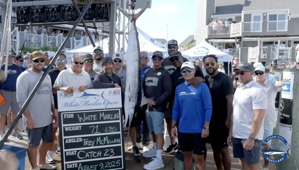 Το σκάφος του Μάικλ Τζόρνταν έφυγε κερδισμένο με σχεδόν 400.000 δολάρια από τουρνουά ψαρέματος (βίντεο)