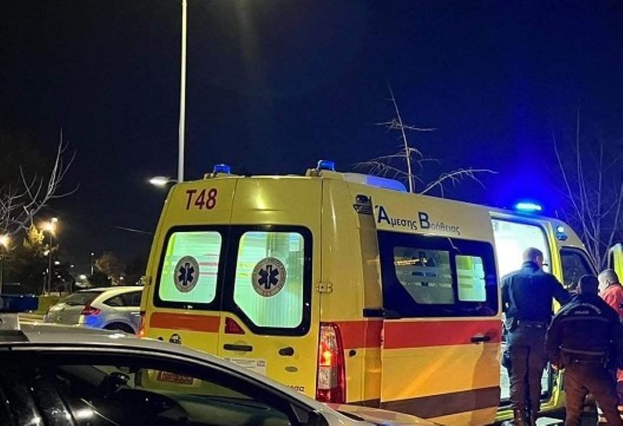 Σοβαρό τροχαίο στη Βούλα: Γυναίκα ανασύρθηκε χωρίς της αισθήσεις της από το ΙΧ