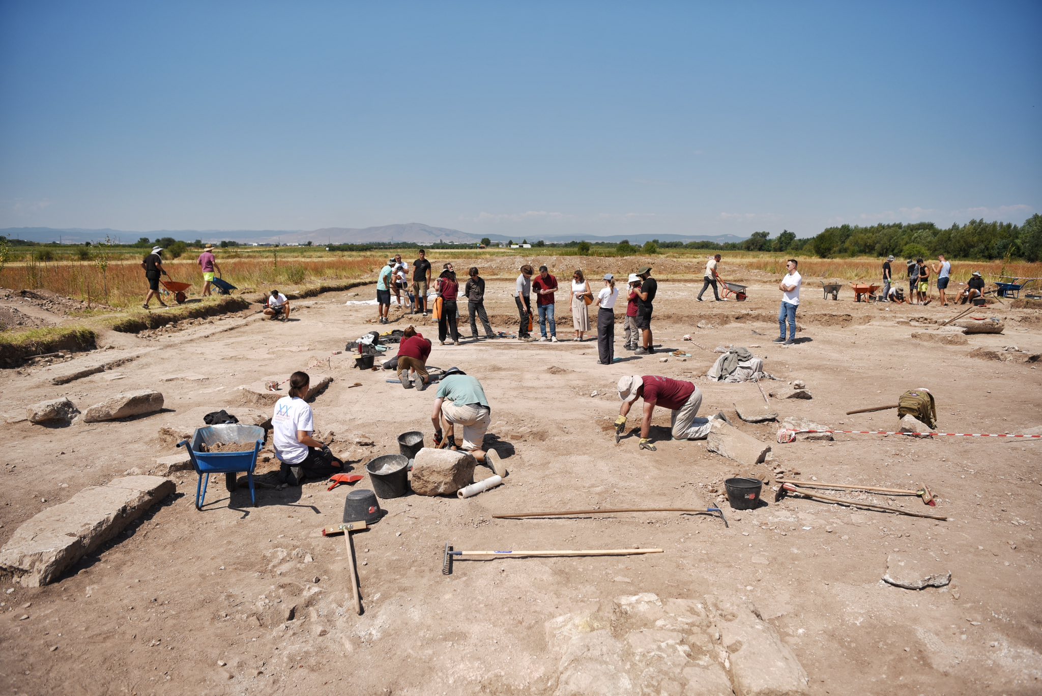 Ανακαλύφθηκε σπάνια ψηφιδωτή επιγραφή αφιερωμένη στον αυτοκράτορα Ιουστινιανό και τη σύζυγό του (φώτο)