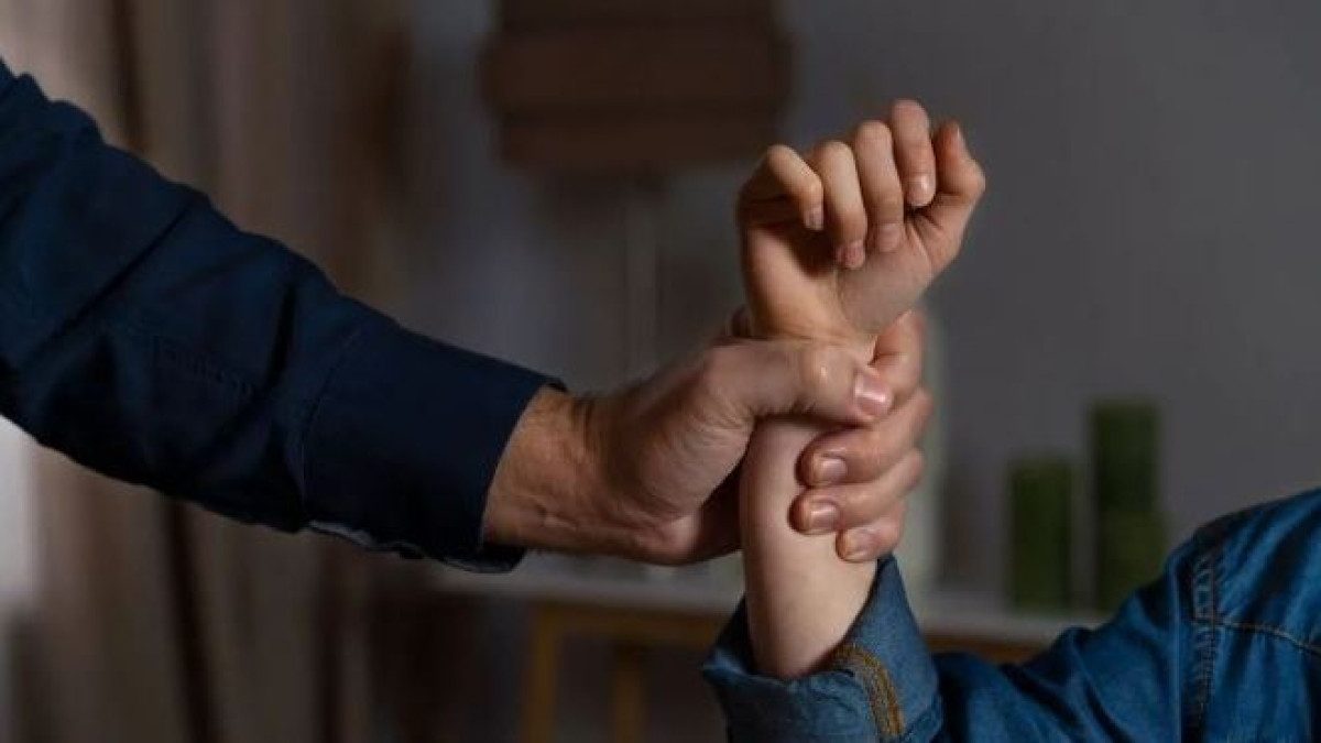 Αλόννησος: 53χρονος απείλησε ότι θα σφάξει την 51χρονη σύντροφό του, τον πρώην σύζυγό της και την κόρη της