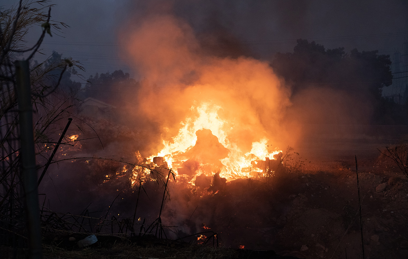«Hot Dry Windy»: Τι είναι το καιρικό φαινόμενο που αυξάνει τον κίνδυνο εκδήλωσης πυρκαγιάς