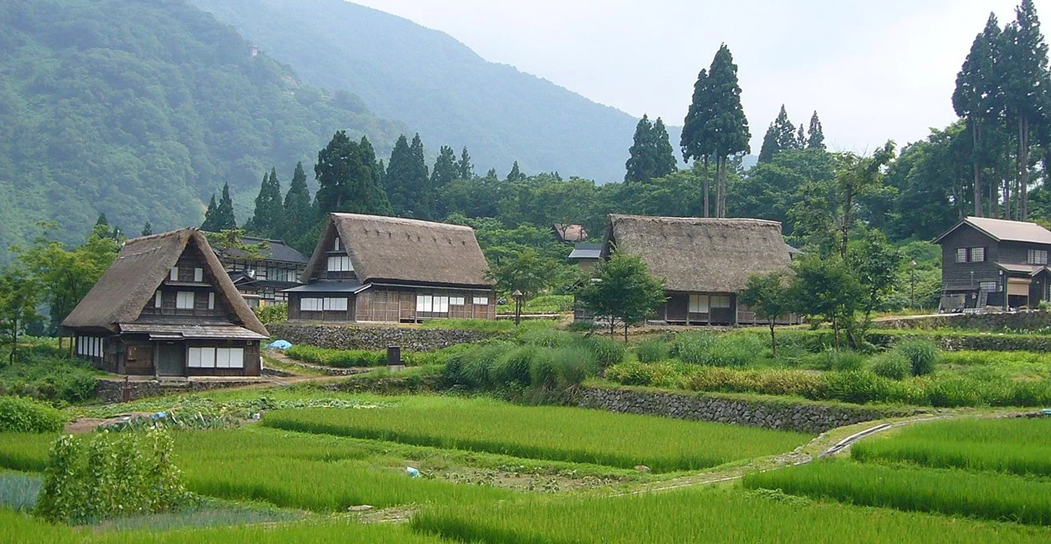 Σιρακάουα-Γκο: Το καταπράσινο χωριό στην Ιαπωνία που έχει «παγώσει» στο χρόνο