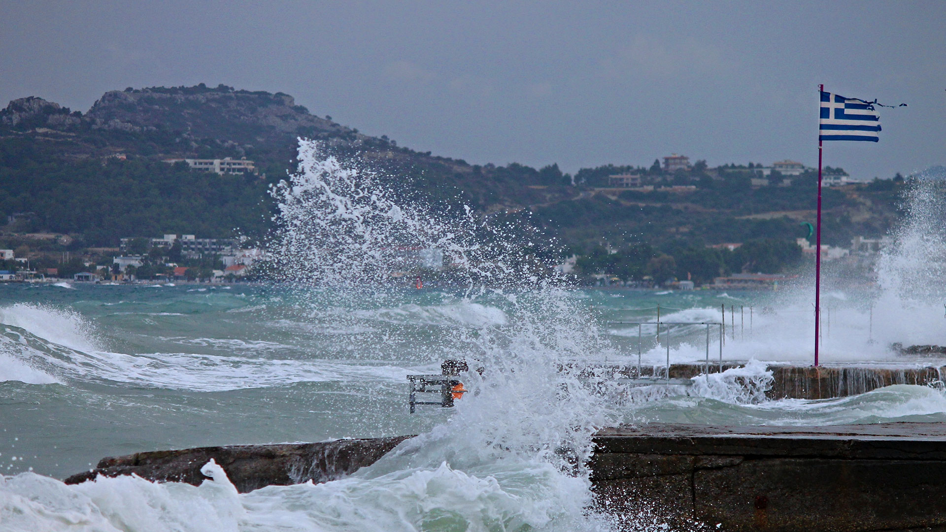 Ν.Καντερές: «Ο φετινός Αύγουστος θα αποτελέσει μήνα-ρεκόρ σε ημέρες με ισχυρούς ανέμους έως 8 μποφόρ στο Αιγαίο»