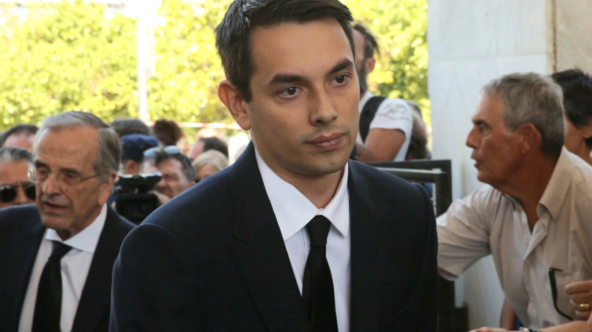 Το «ευχαριστώ» του Κ.Σαμαρά μετά την κηδεία της αδελφής του (φωτο) 