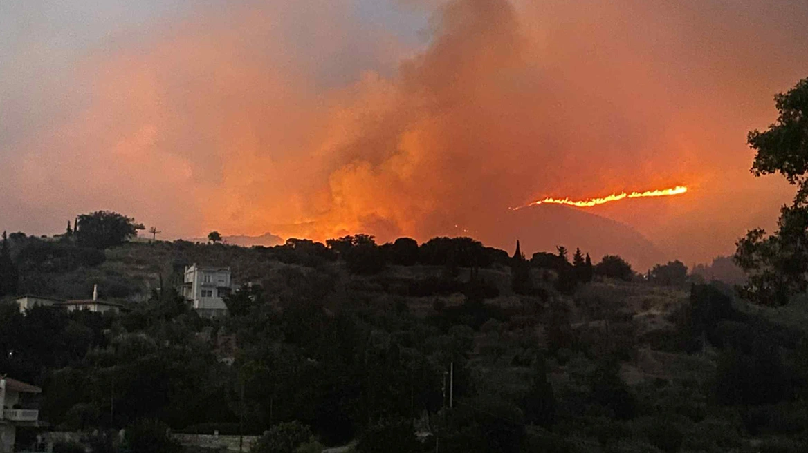 Τα στοιχεία που εξετάζουν οι Αρχές για εμπρησμούς για τις φωτιές στην χώρα