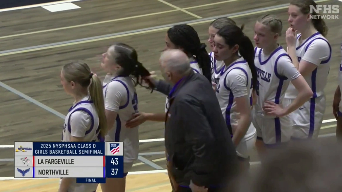 Βίντεο: H στιγμή που γυμναστής στις ΗΠΑ τραβά τα μαλλιά ανήλικης αθλήτριας μετά από ήττα σε αγώνα μπάσκετ!