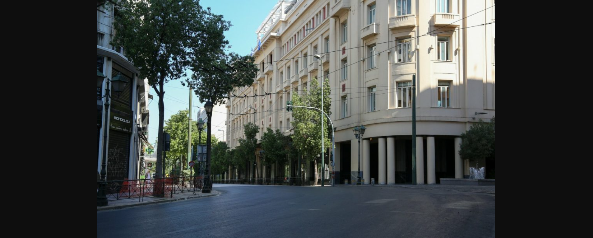 Δεκαπενταύγουστος: Άδειο το κέντρο της Αθήνας (φωτο)