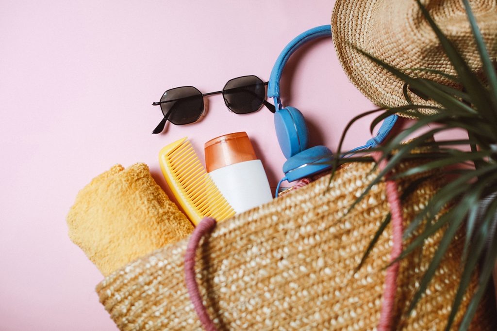 Ξέμεινες από after sun στις διακοπές; Αυτές είναι οι καλύτερες λύσεις για το νεσεσέρ σου