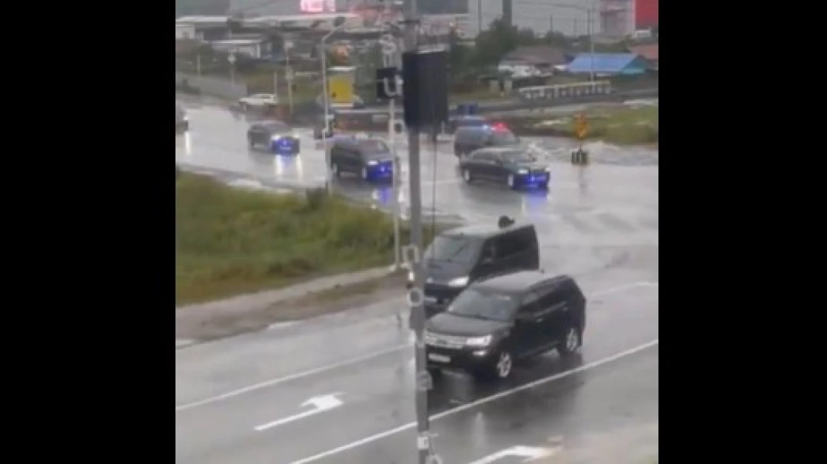 Καθ’ οδόν ο Β.Πούτιν για την ιστορική συνάντηση με τον Ν.Τραμπ στην Αλάσκα: Δείτε βίντεο με την αυτοκινητοπομπή