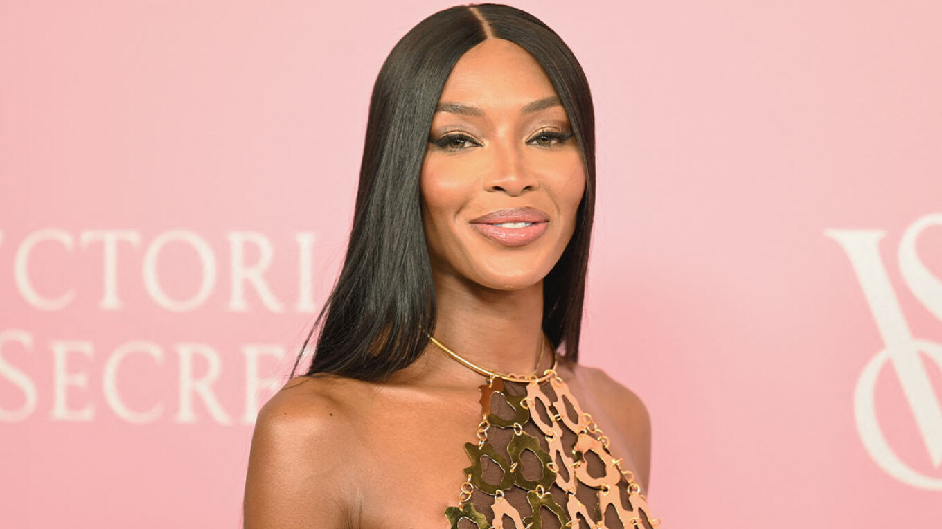 Ν.Κάμπελ: Eμφανίστηκε με μπικίνι στην Ισπανία και «μαγνήτισε» τα βλέμματα με την καλλίγραμμη σιλουέτα της (φωτο)