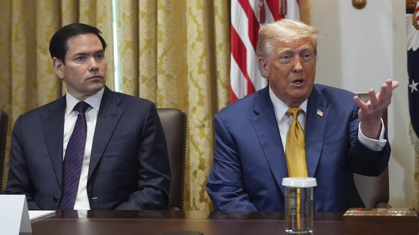 Γιατί επιλέχθηκε το σχήμα «3+3» στην ιστορική συνάντηση Ν.Τραμπ και Β.Πούτιν