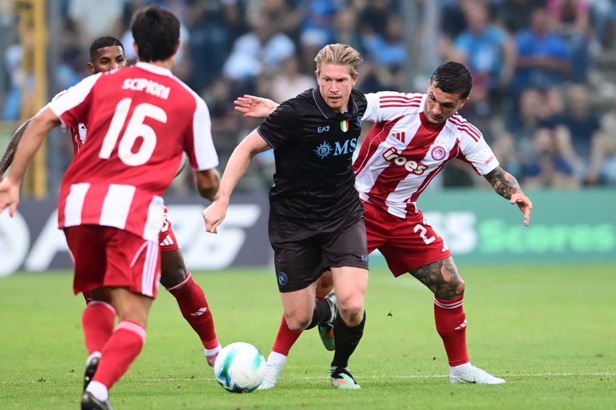 Δείτε το «εγκληματικό» τάκλιν του Κέβιν Ντε Μπρόινε στον Σταύρο Πνευμονίδη του Ολυμπιακού (βίντεο)